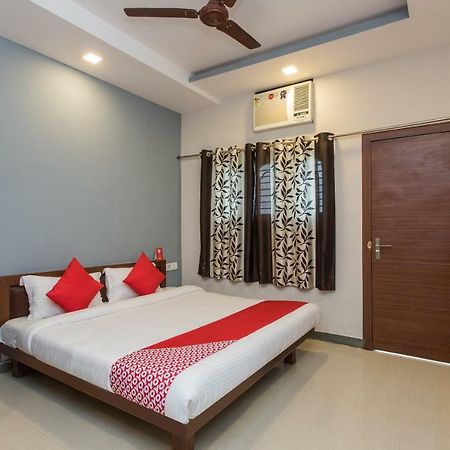 Oyo 17161 Hotel Mahalaxmi Ujjain Ngoại thất bức ảnh