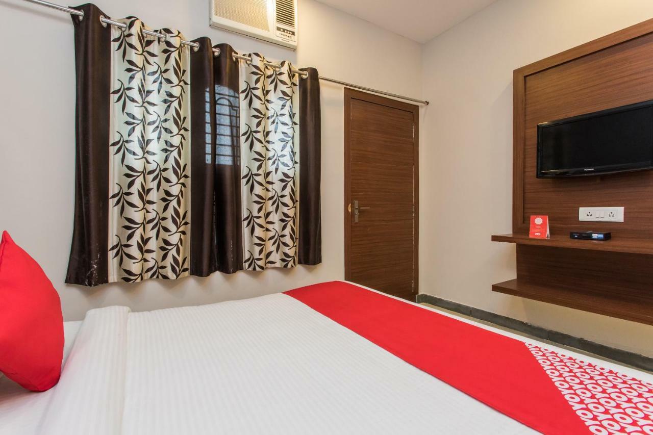 Oyo 17161 Hotel Mahalaxmi Ujjain Ngoại thất bức ảnh